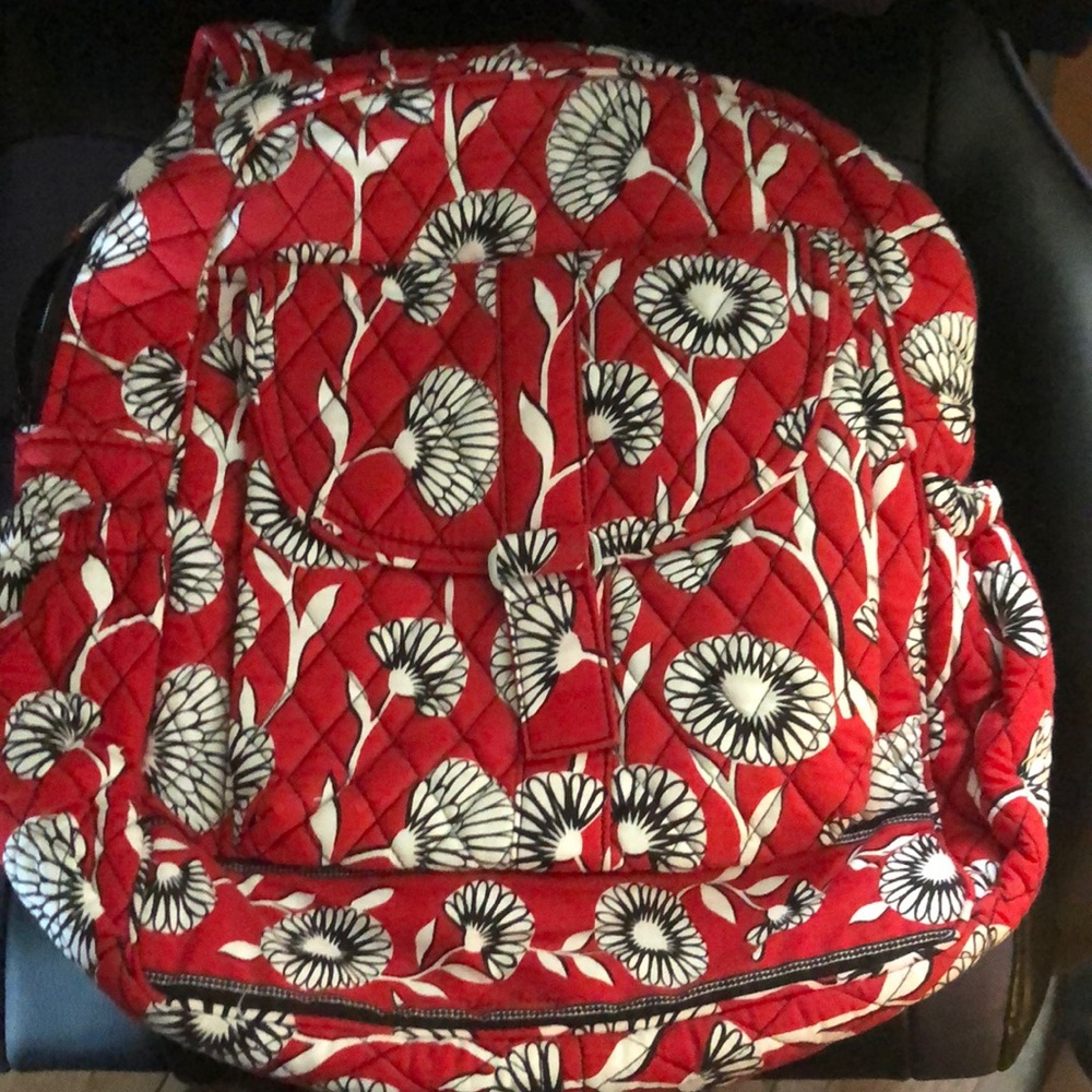 Vera Bradley backpack w/ magnetic front closure euc red black white flowers